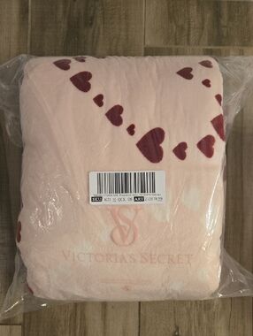 Victoria's Secret Pink Plush Blanket with Red Heart Print